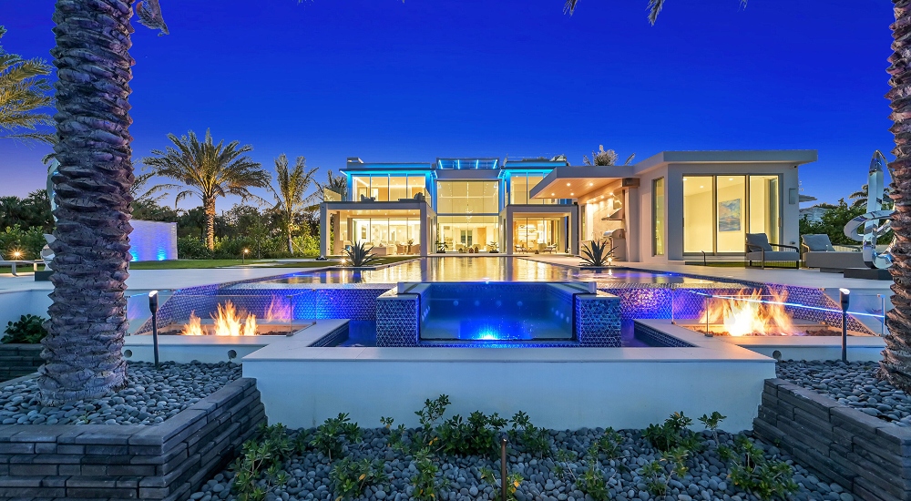 Luxury outdoor landscape lighting and automation